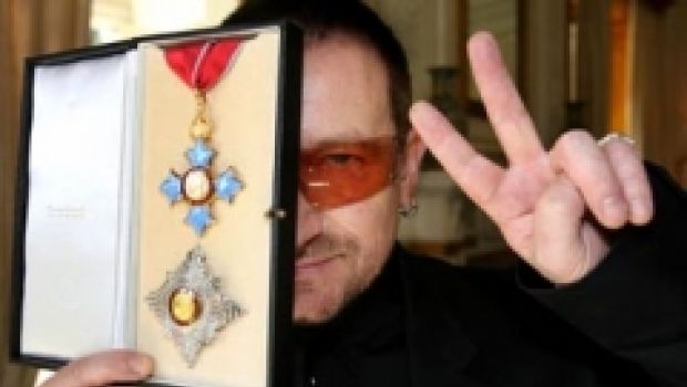 Bono diventa “Cavaliere”