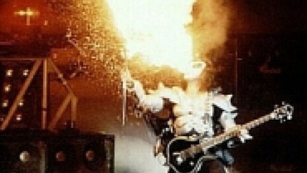 Simmons: Mai più con i Kiss? Forse…