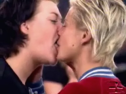 Scene lesbo ai Big Brother di nord europa e Germania