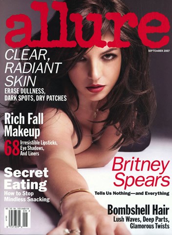 Le foto di Britney spears a seno nudo per Allure