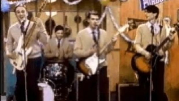 Videoclip Story: Weezer – Buddy Holly