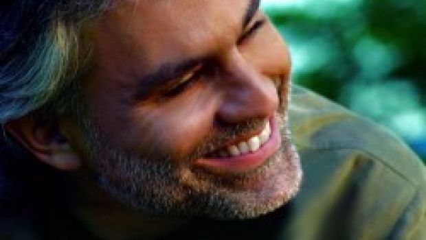 Bocelli: best of dal titolo “Vivere” e grandi collaborazioni