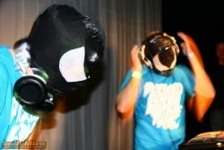 Bloody Beetroots: elettronica, videogames e CSI Miami