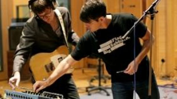 Supergruppo indie inglese per beneficenza