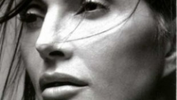 Anna Oxa torna con un nuovo album “Rifugi segreti”