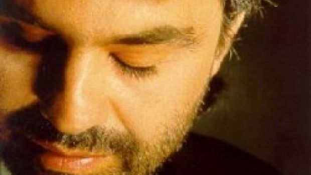 Vivere. Il best of di Bocelli vende 2 milioni di copie.