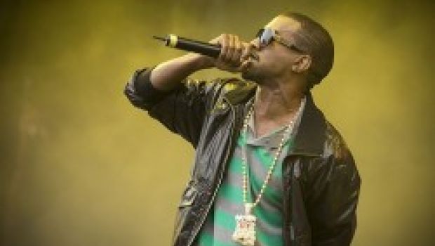 Kanye West: ecco “Flashing Lights”
