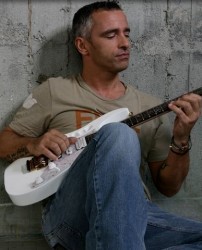 Ramazzotti: “Ci parliamo da grandi”, colonna sonora di “Amore, bugie e calcetto”