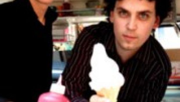 Simian Mobile Disco – Clocks