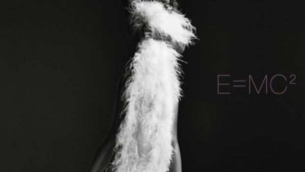 Mariah Carey: E=MC2 cover e le critiche di Perez Hilton