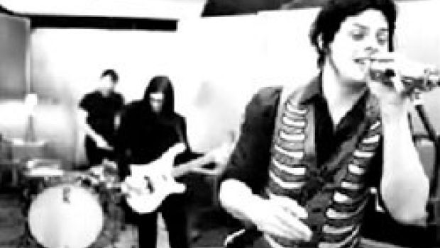 The Raconteurs – Salute Your Solution
