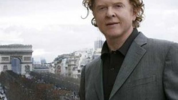 Disco e tour per Mick Hucknall, senza Simply Red