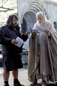 E’ confermato: Sir Ian McKellen sarà Gandalf per Del Toro