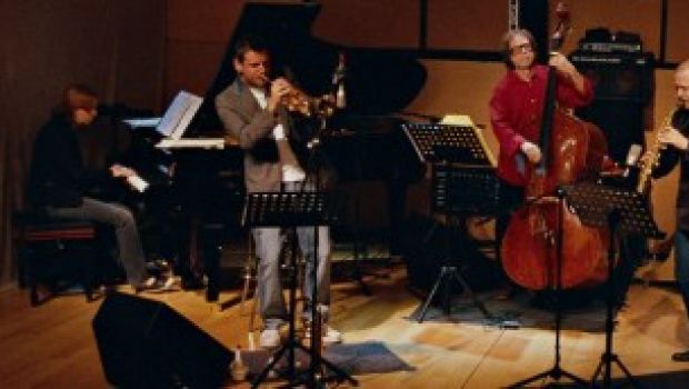 I grandi del jazz italiano in una nuova raccolta live, con tributi a De Andrè, Pink Floyd, Modugno, Billie Holiday