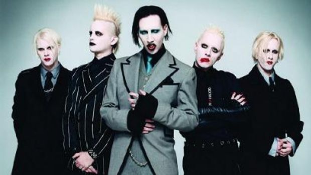 Torna il reverendo Manson con due collaboratori d’eccezione