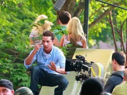 Shia LaBeouf e Megan Fox sul set di Transformers 2 – le foto