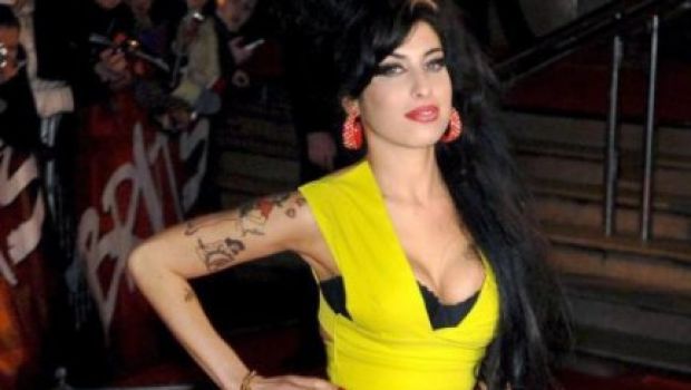 Amy Winehouse: tra Glastonbury, Mandela e l’enfisema