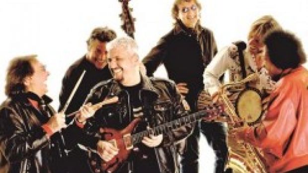 Napule è: Pino Daniele (e molti ospiti) stasera in diretta tv per un evento eccezionale
