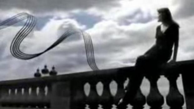 Carla Bruni “L’amoreuse”, il video