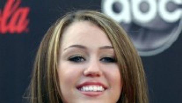 Miley Cyrus in vetta alla classifica USA