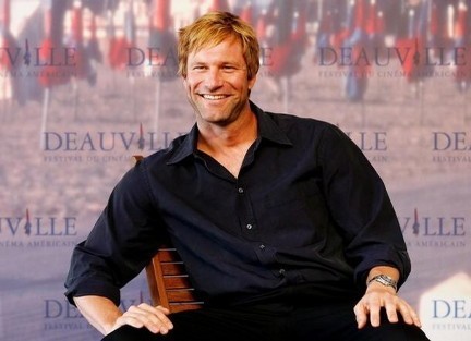 Aaron Eckhart combatte gli alieni in Battle: Los Angeles
