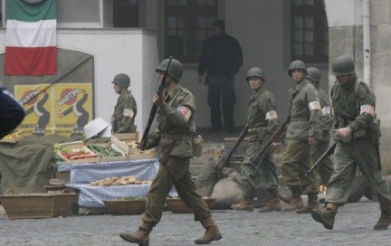 Nuovissime foto in arrivo dal set di Inglourious Basterds