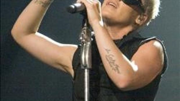 Pink – Funhouse : In testa in Australia e Uk