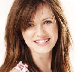 Faryl Smith: sfonderà realmente o è tutta promozione?