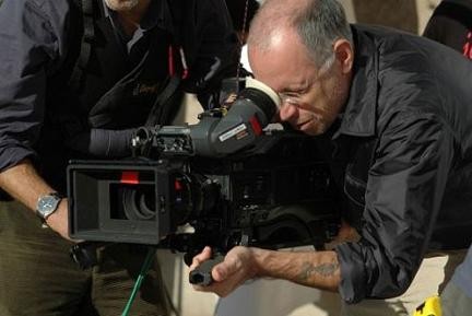 Gabriele Salvatores porta al cinema la Famiglia Felice di Alessandro Genovesi