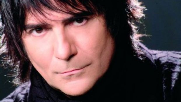 “Ancora qui”, nuovo singolo di Renato Zero