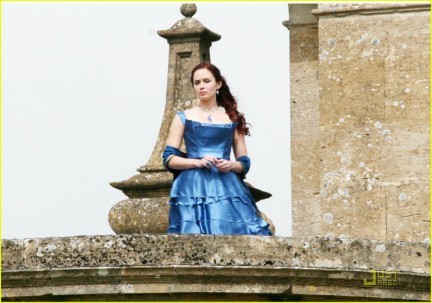 Emily Blunt è la principessa di Lilliput – ecco le foto dal set