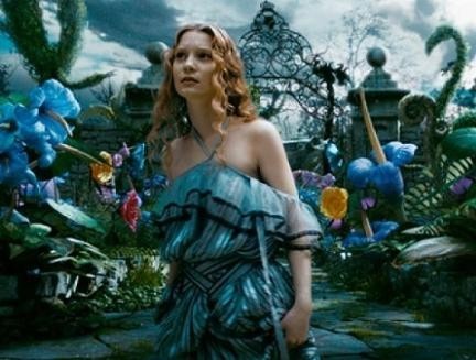 Una nuova foto del Burtoniano Alice nel Paese delle Meraviglie e l’annuncio del semi-trailer