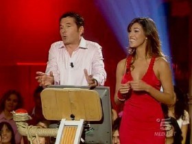 Tivucumprà, il mercato del bestiame catodico: da Alessio Vinci a Belen i programmi in tv “servono” e non si meritano più