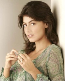 Alessandra Mastronardi entra in convento per Raiuno, in Sotto il cielo di Roma. Piacerà anche al pubblico over 30?