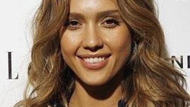 Jessica Alba sarà una bella rappresentante in Little Fockers