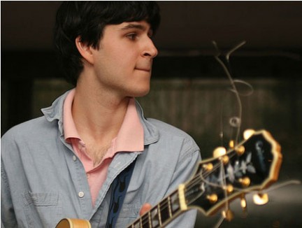 I Vampire Weekend e Sondre Lerche ti insegnano a suonare la chitarra