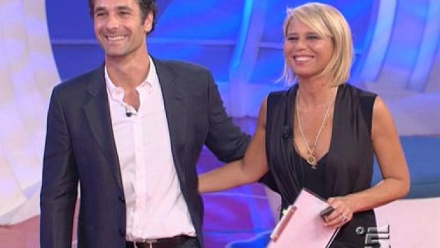 Ascolti Tv di sabato 3 ottobre 2009:  C’è Posta per Te con 5 milioni e mezzo (29,45%) e Amici con 4 milioni (28,20%) confermano il De Filippi’s day. Fazio debutta al 16,65%