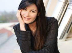 Ilaria D’amico non fa come la Clerici: “Continuo su La7 e su Sky. La gravidanza non è invalidante”