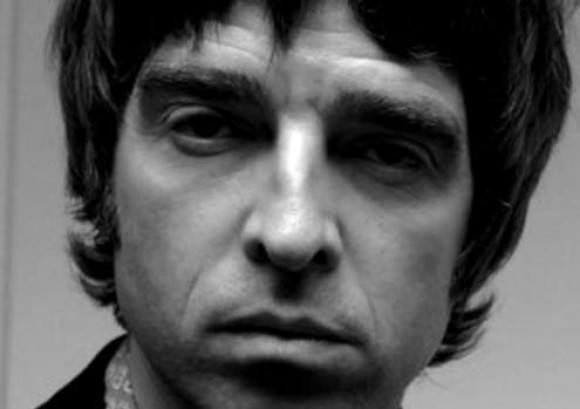 Oasis: si dichiara colpevole l’uomo che ha rotto tre costole a Noel Gallagher