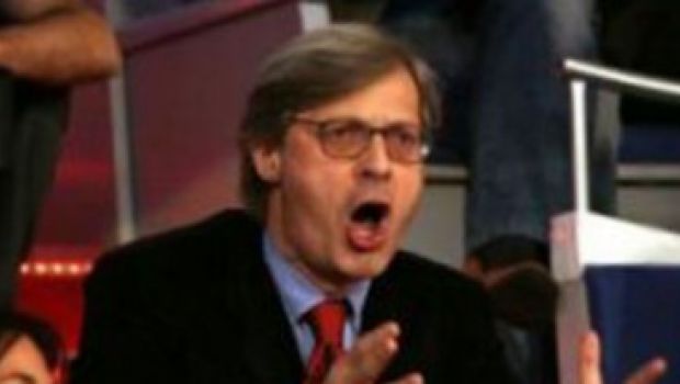 Vittorio Sgarbi e la coerenza: troppi cretini in tv, meglio il teatro