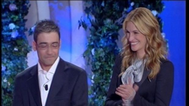 Ascolti Tv di sabato 28 novembre 2009: il meglio di C’è Posta per Te visto ancora da 4 milioni e 300mila (23%), Affari Tuoi cresce a 4,8 milioni (20%). Amici quasi 4 milioni con il 26,6%