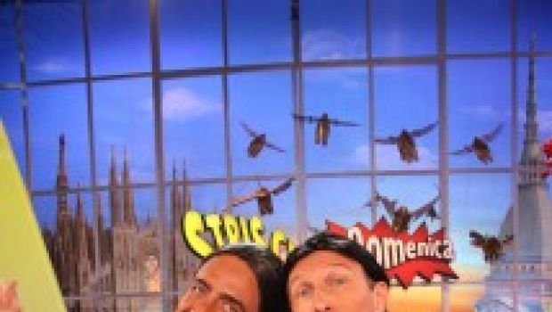 Striscia la domenica, l’amarcord “furbo” di Antonio Ricci. Stasera si parla di Fiorello
