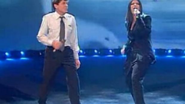 Ascolti Tv di domenica 29 novembre 2009: l’ultima di Distretto di Polizia arriva ad un passo da Grazie a tutti con 5 milioni e il 21%. Striscia la Domenica il più visto