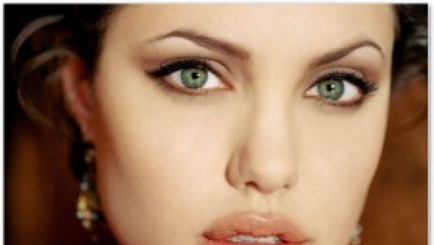 Salt, il trailer russo del thriller con Angelina Jolie