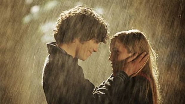 Amore 14: i commenti della critica