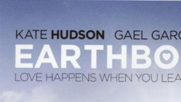 Primo teaser poster (orribilmente photoshoppato) per Earthbound, con Kate Hudson e Gael Garcia Bernal