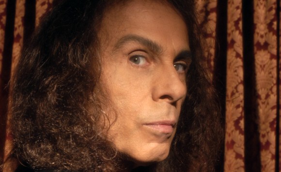 Ronnie James Dio è gravemente malato: diagnosticato un tumore allo stomaco