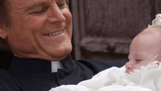 Ascolti Tv di giovedì 3 dicembre 2009: vince Don Matteo in replica con il 22% e supera Annozero e Jim Carrey. Buon risultato per lo speciale Che Tempo che fa Una Notte all’Opera