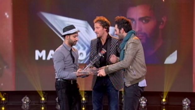 Processo a X Factor – Marco Mengoni vince anche il premio della critica. Rivelazione nei commenti di TvBlog: “La Maionchi non poteva restare senza cantanti: decidono gli autori”