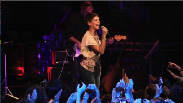 Alessandra Amoroso, Senza Nuvole Live: il 20 dicembre su Italia 1 alle 00.10. E al Festival di Sanremo?